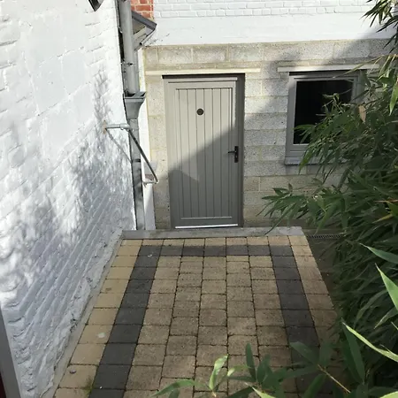 Apartament Black And White